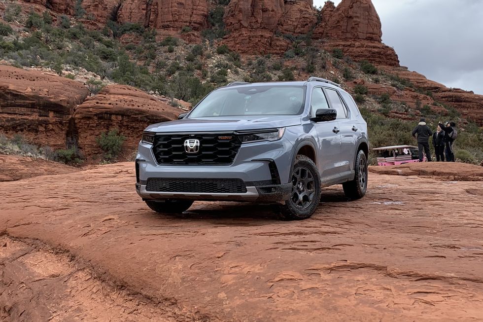 2023 Honda Pilot TrailSport - 2 banner image